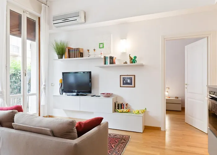 Piazza Oberdan Patio Apartment